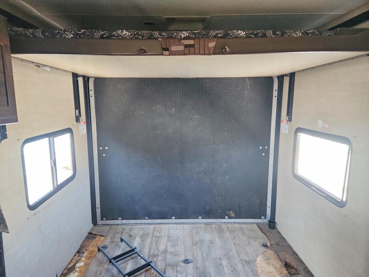 2018 Pacifworks 2018 Pmcu Coachworks Surfside 30ft-trailers Pick