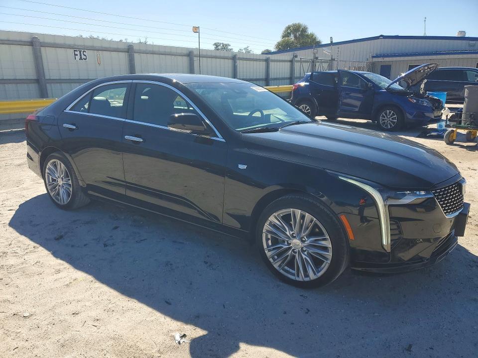 2022 Cadillac CT4 Premium Luxury