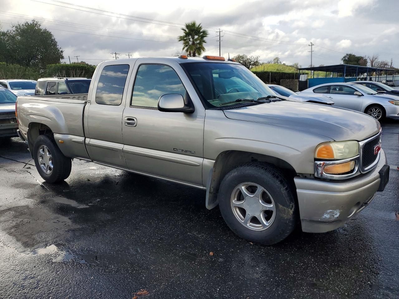 2002 GMC Sierra K1500 Denali