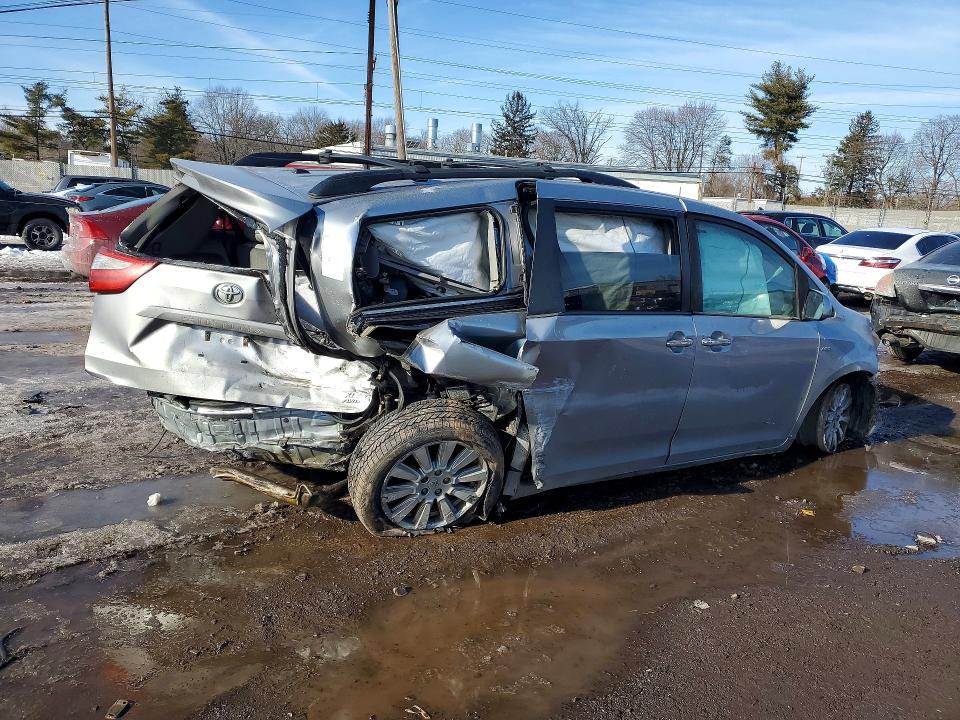 2017 Toyota Sienna xle