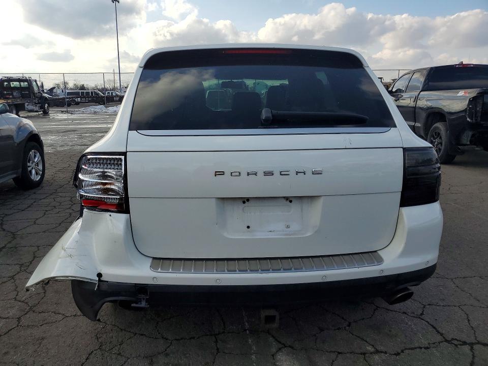 2004 Porsche Cayenne s