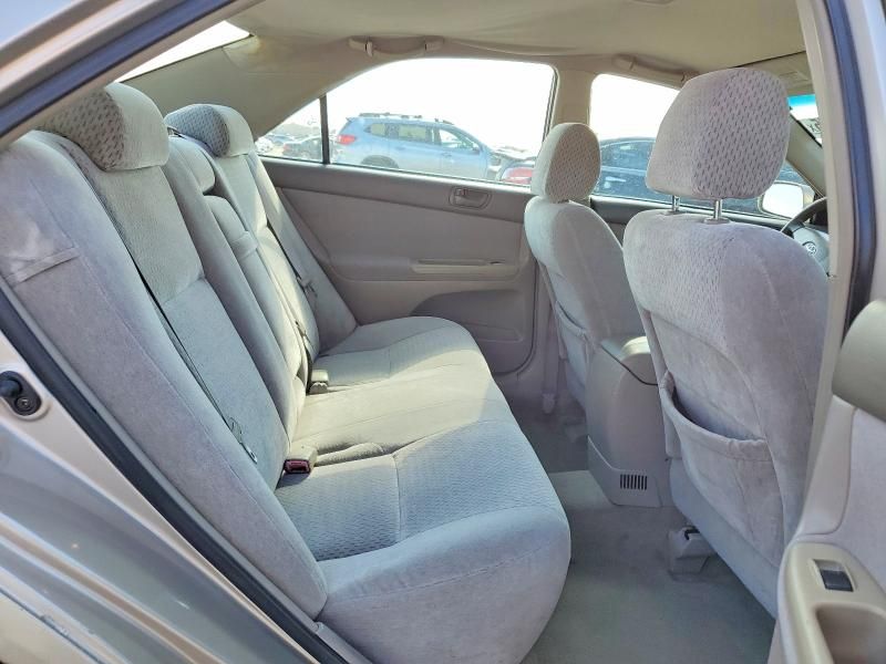 2004 Toyota Camry le
