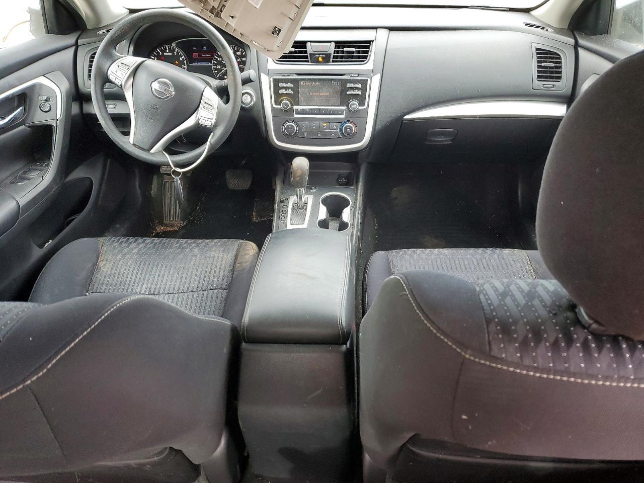 2016 Niss Altima 2.5 s