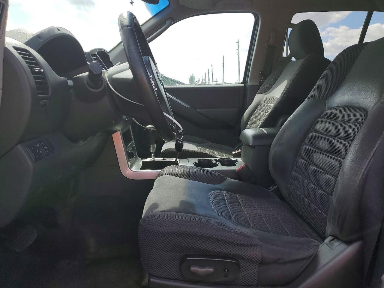 2012 Nissan Pathfinder s