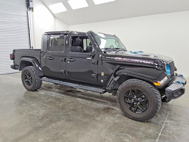 2022 Jeep Gladiator Sport