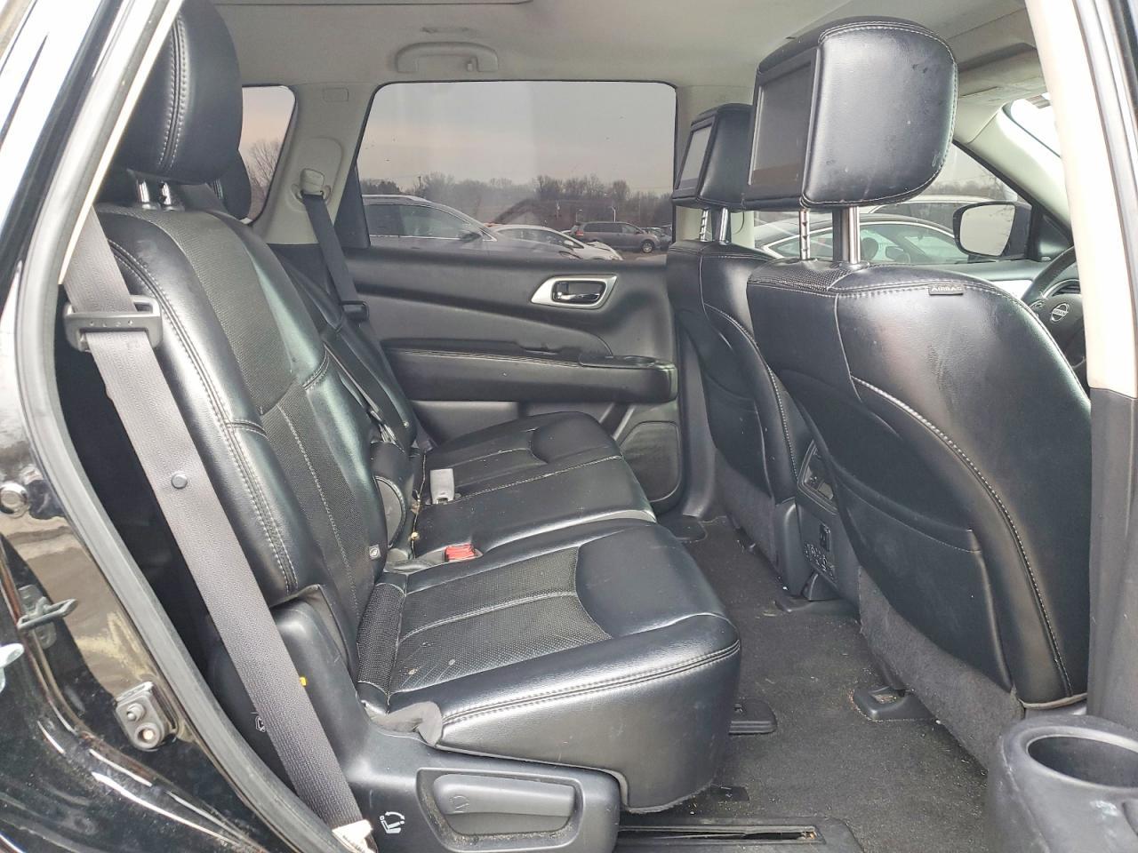 2017 Nissan Pathfinder Platinum