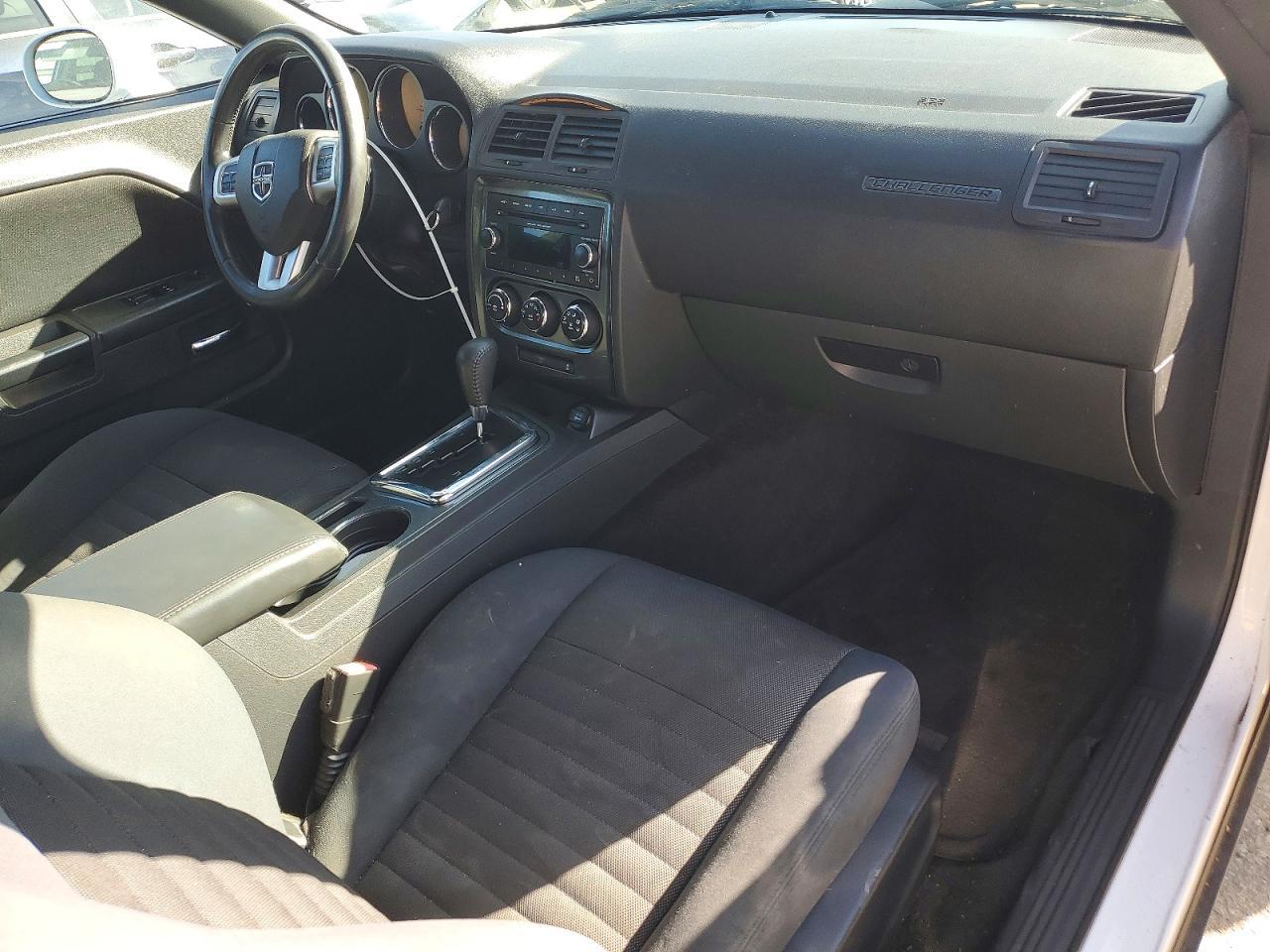 2013 Dodge Challenger sxt