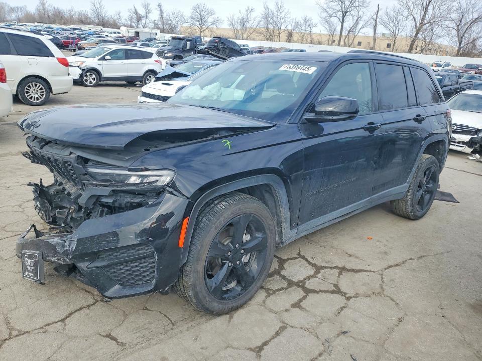 2025 Jeep Grand Cherokee Laredo