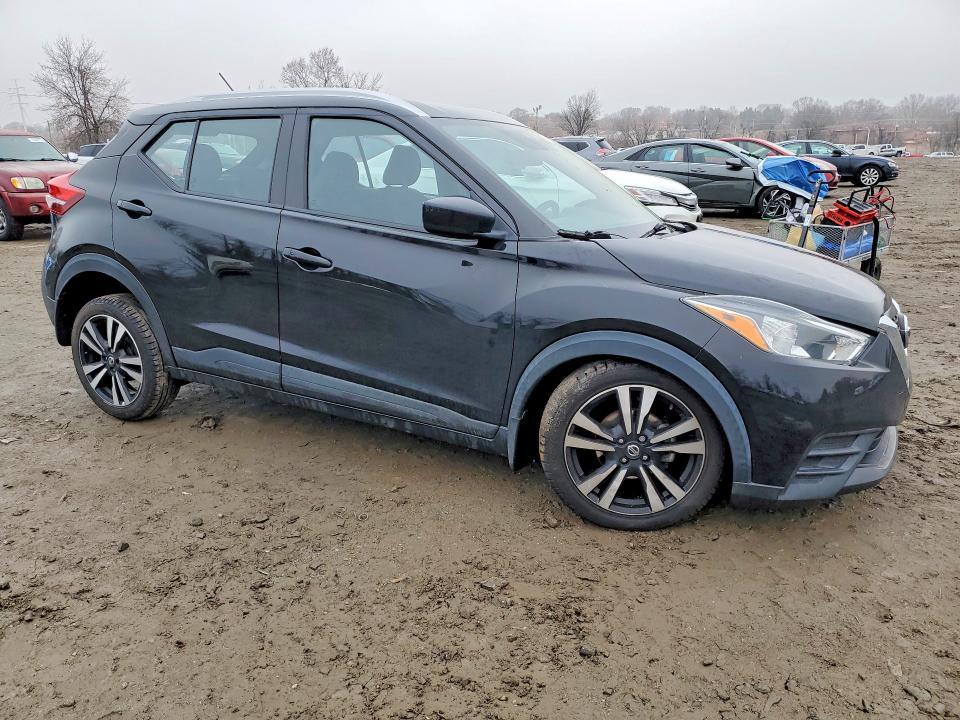 2020 Nissan Kicks sv