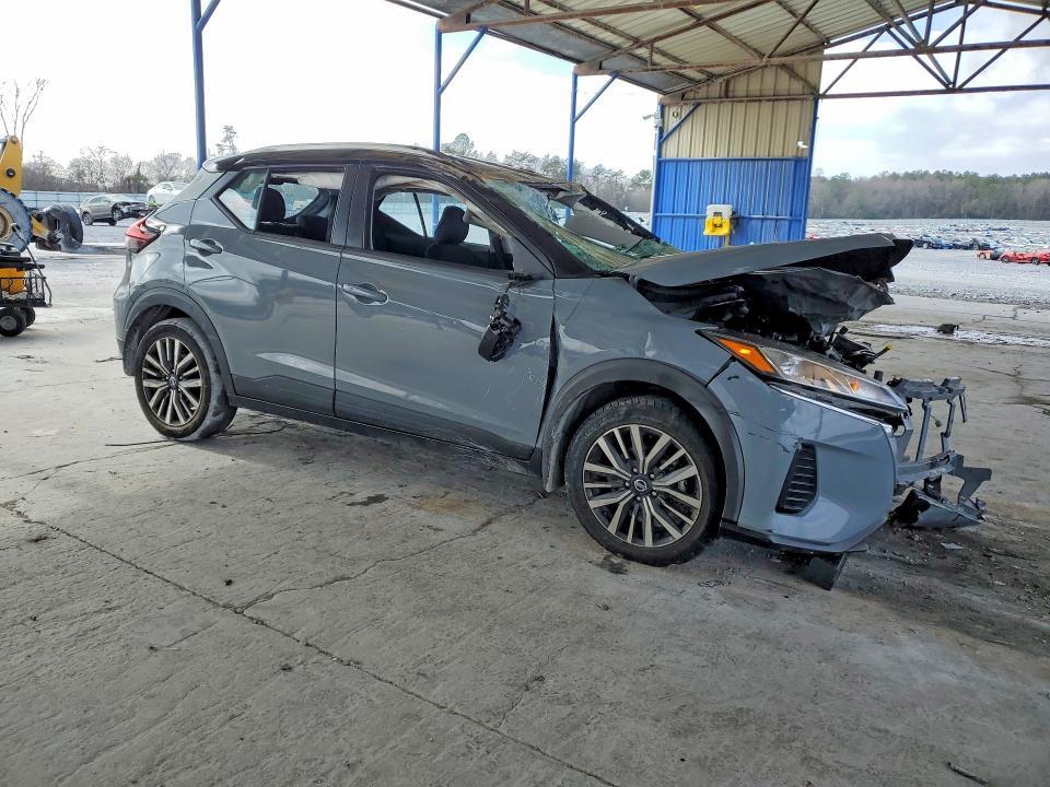 2021 Nissan Kicks sv