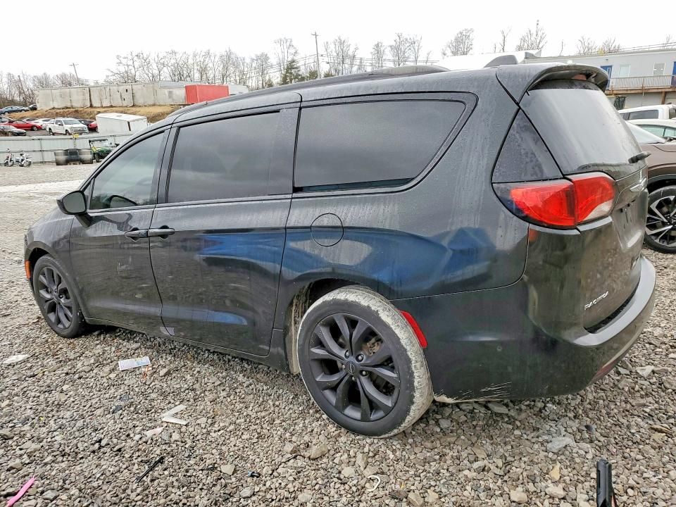 2018 Chrysler Pacifica Touring Plus