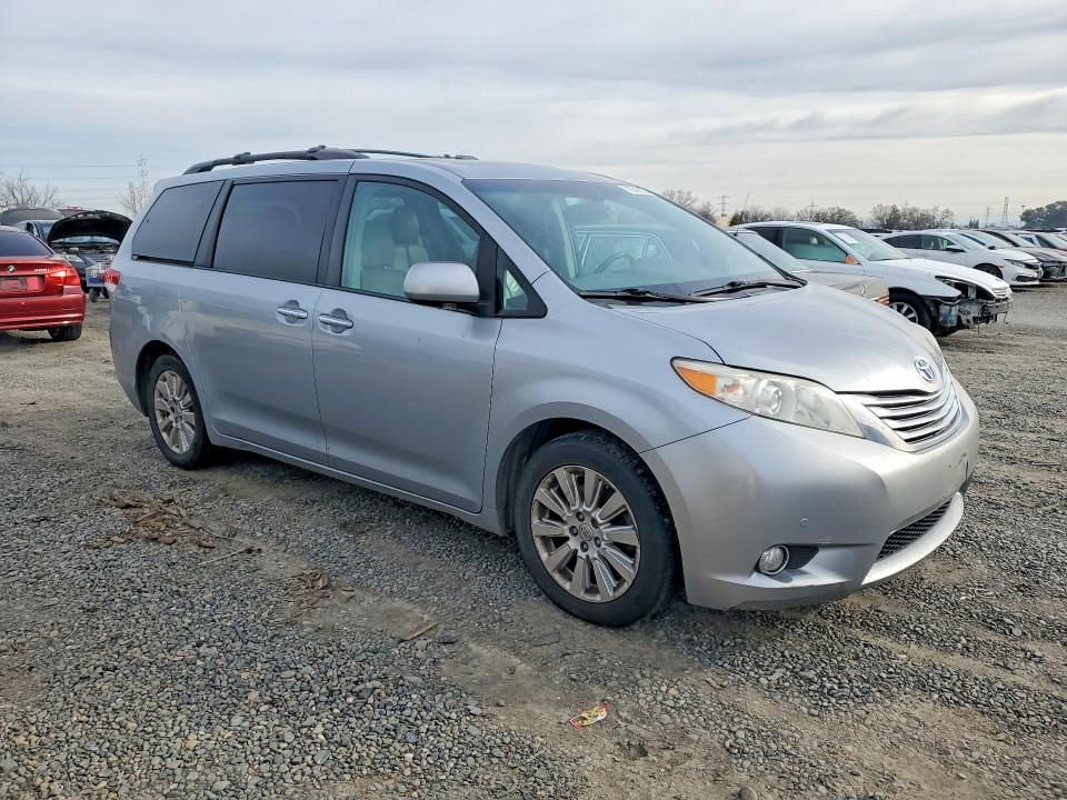 2011 Toyota Sienna xle
