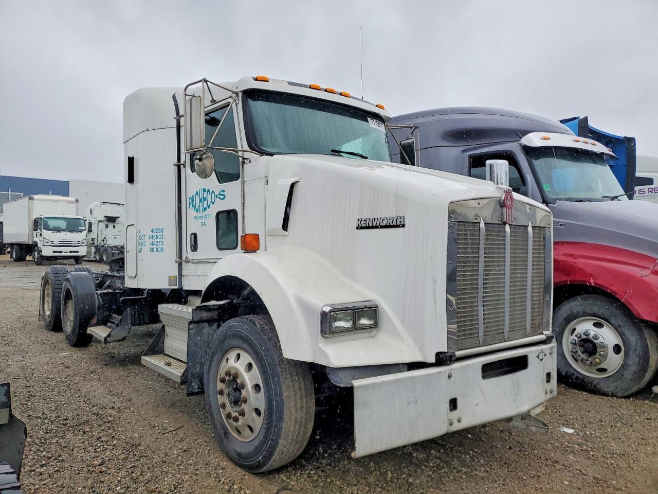 2011 Kenworth Construction T800