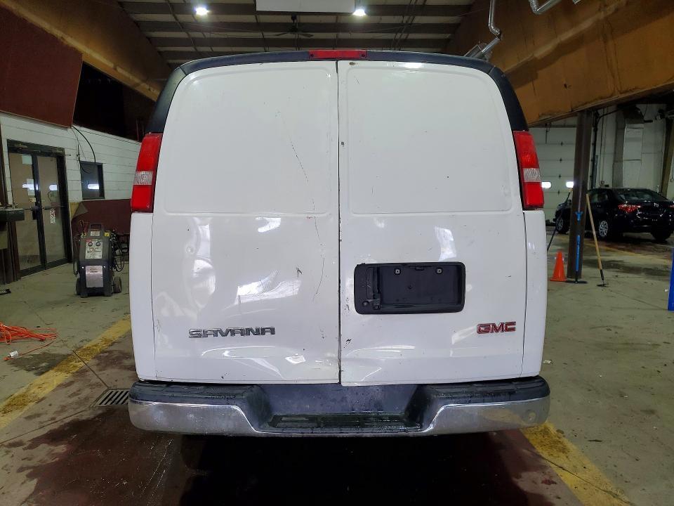 2017 GMC Savana G2500 Delivery van