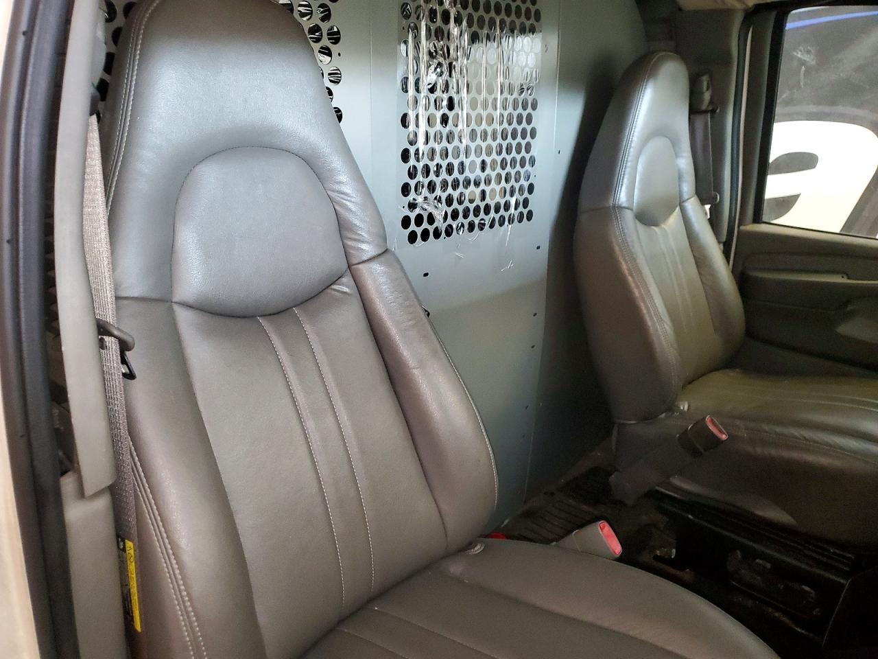 2005 Chev Express G2500