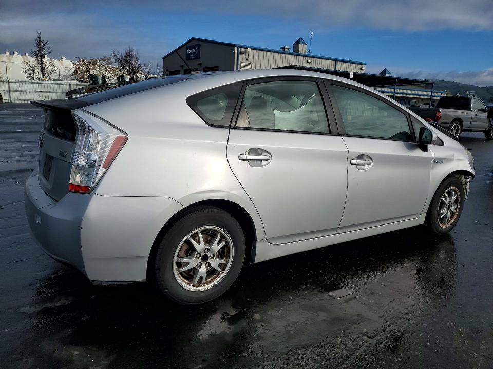 2010 Toyota Prius iii