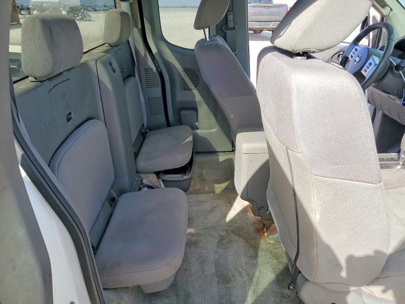 2016 Nissan Frontier s