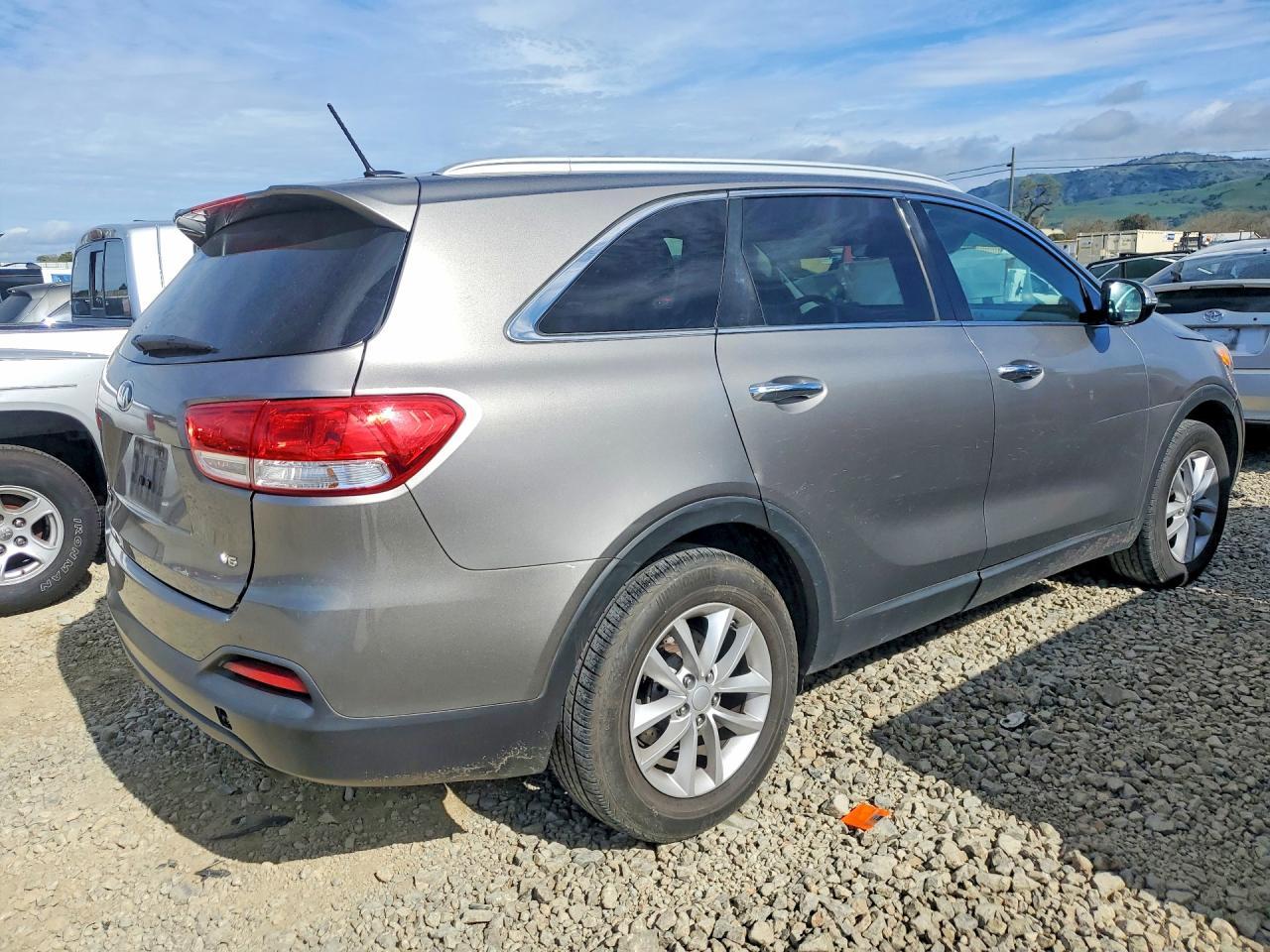 2016 KIA Sorento lx V6