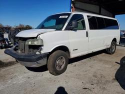 Camiones salvage sin ofertas aún a la venta en subasta: 2003 Chev Express Passenger 35