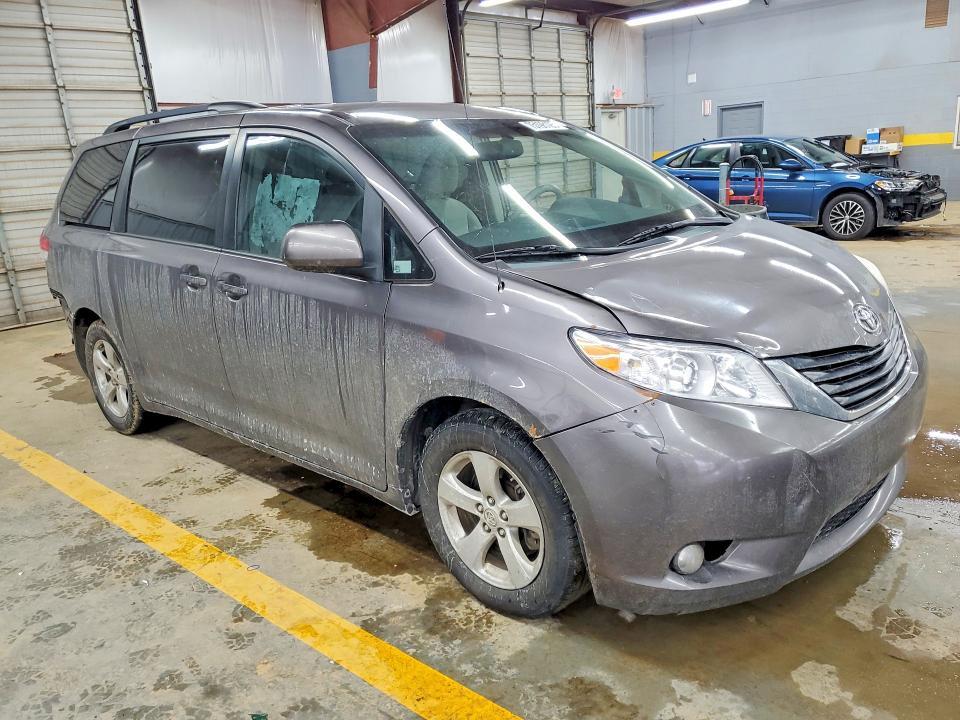 2013 Toyota Sienna le