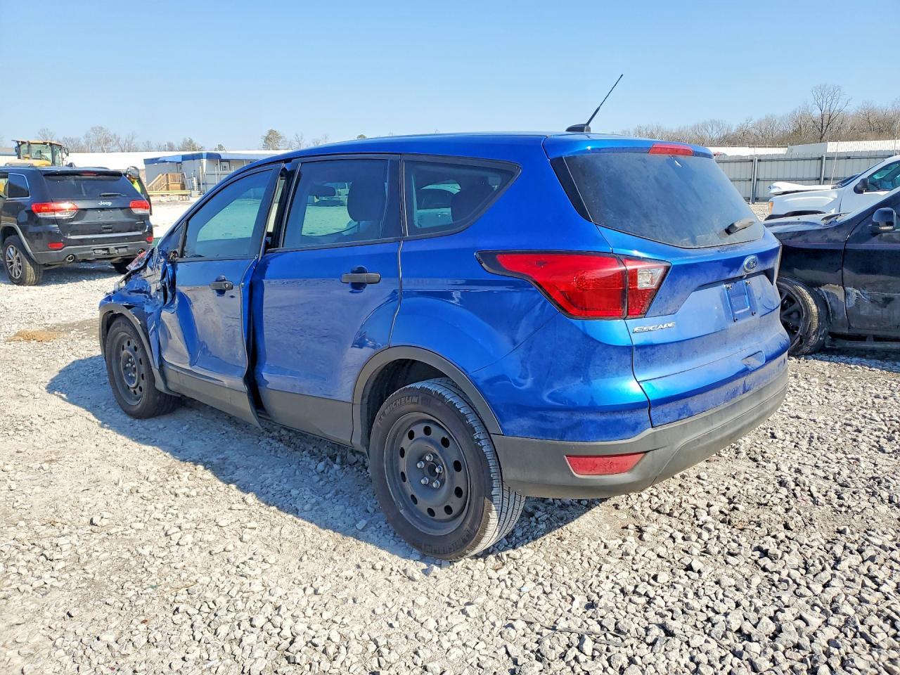 2019 Ford Escape s