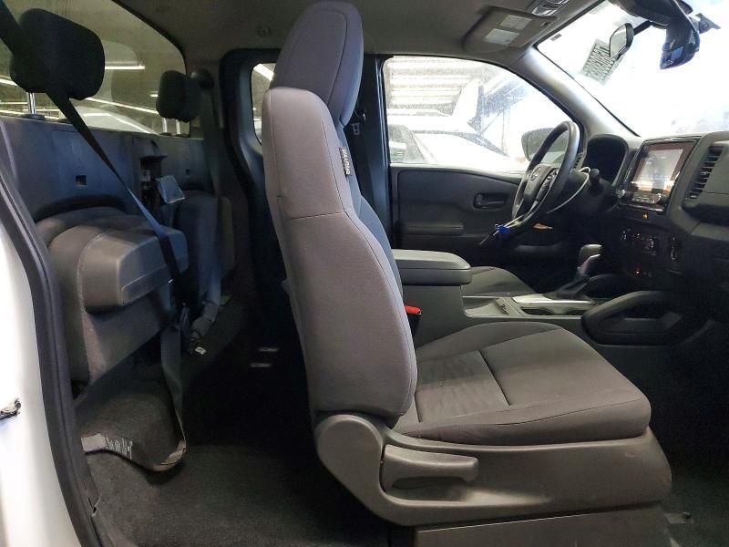 2023 Nissan Frontier s