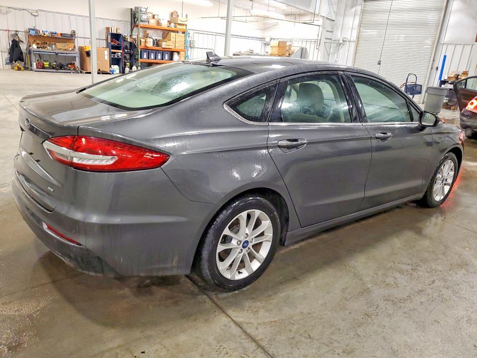 2019 Ford Fusion se
