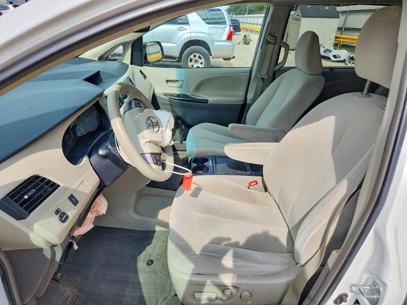 2013 Toyota Sienna le