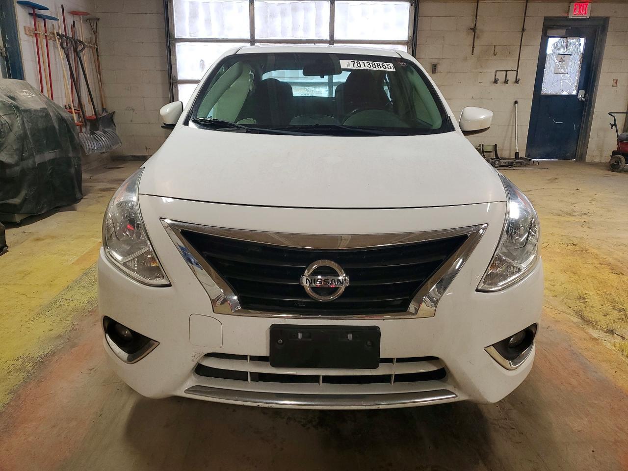 2018 Niss Versa s