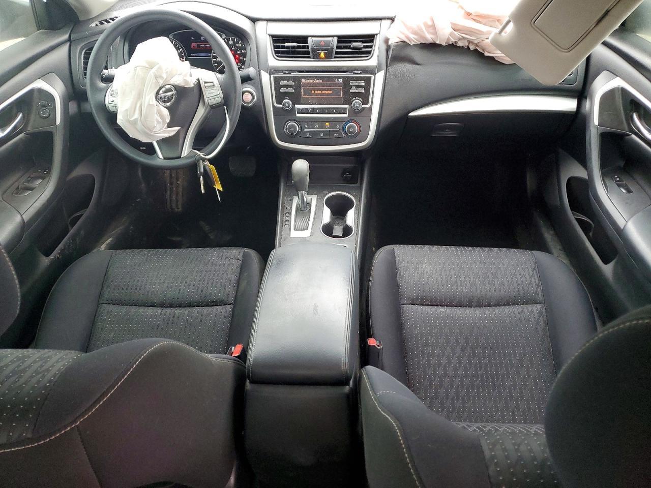 2017 Niss Altima