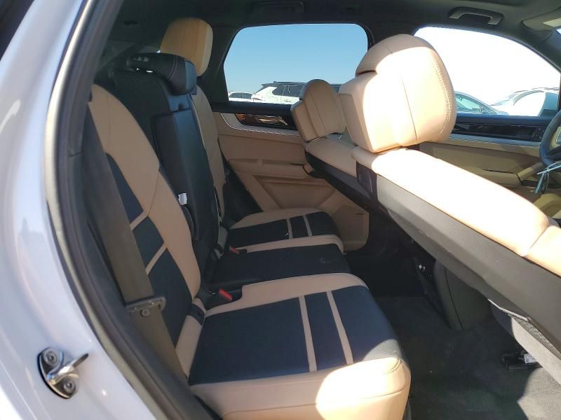 2025 Porsche Cayenne E-hybrid