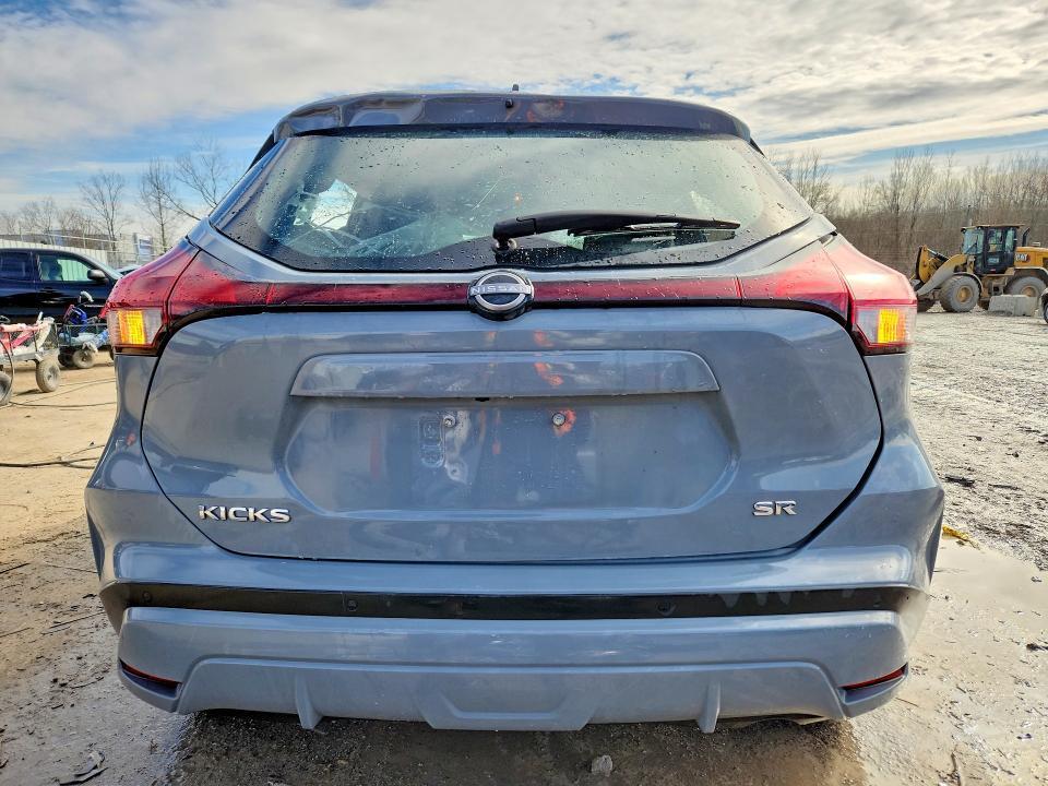 2023 Nissan Kicks sr