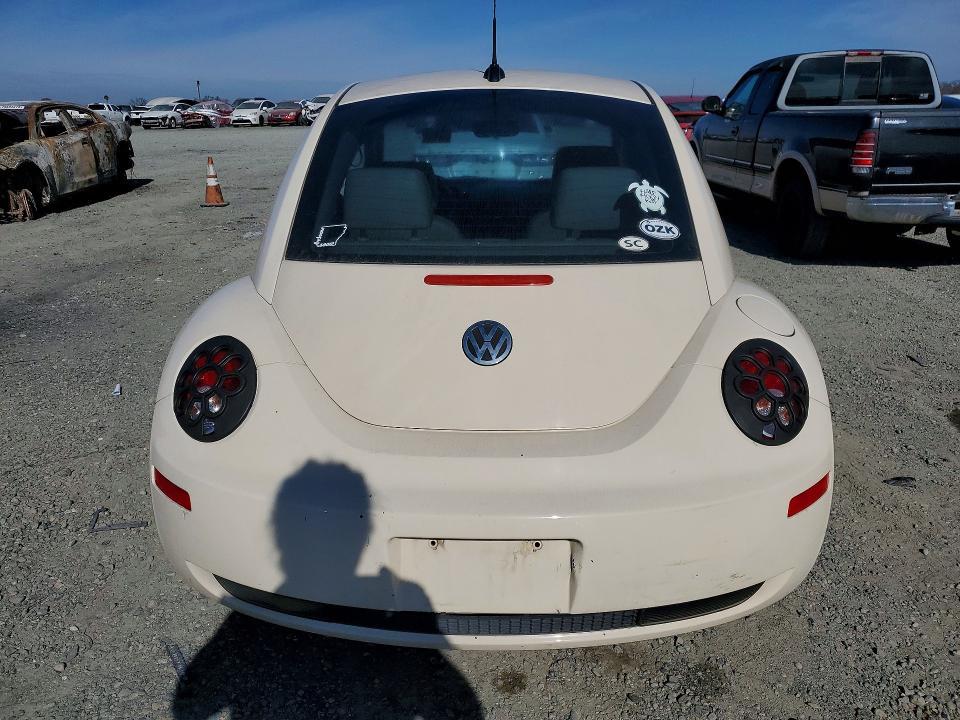 2008 Volkswagen New Beetle s