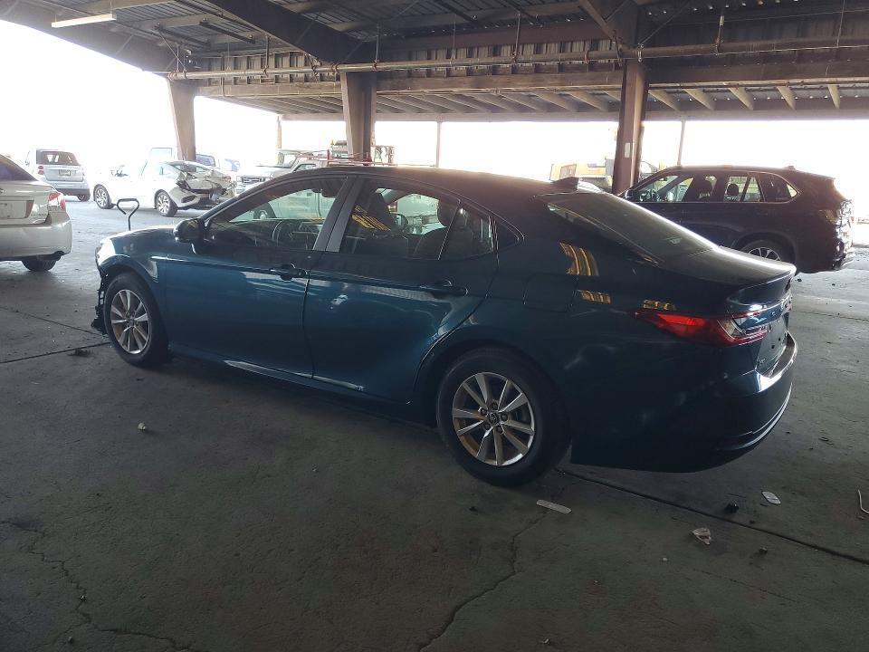 2025 Toyota Camry le