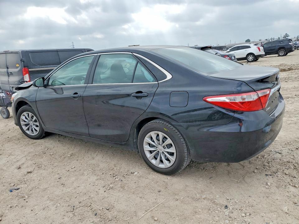 2017 Toyota Camry le