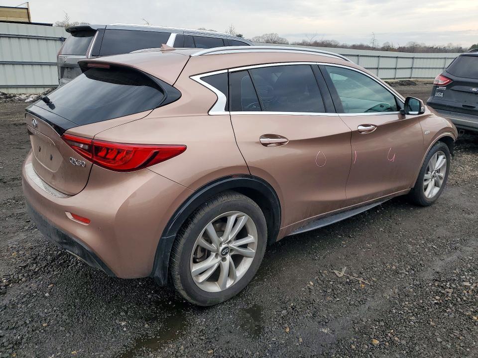 2017 Infinity Qx30 Premium