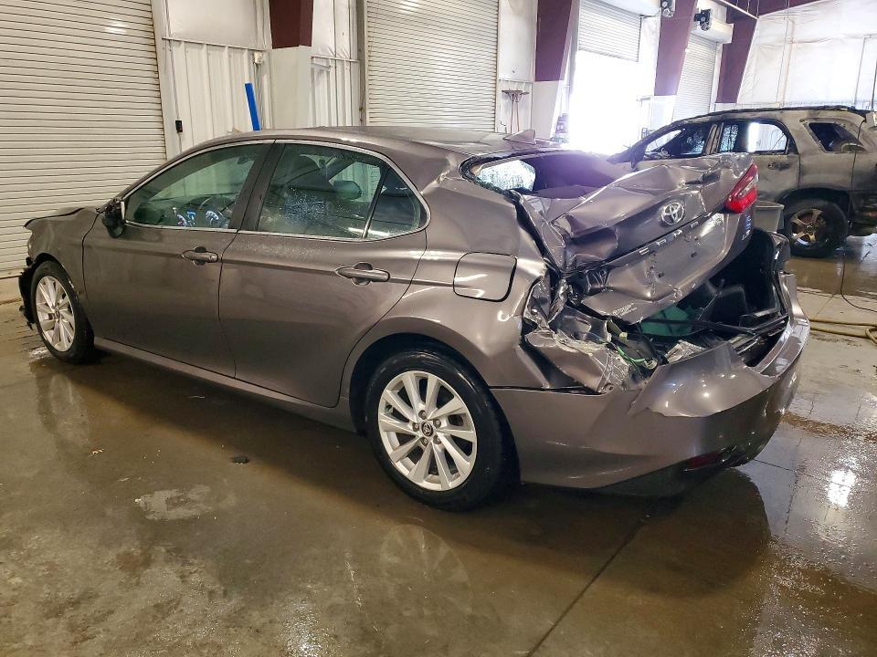 2024 Toyota Camry le