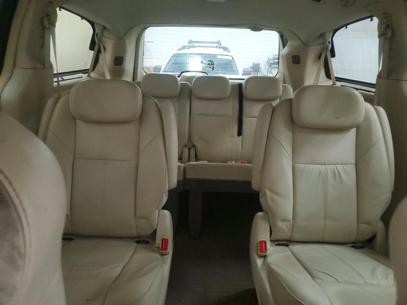 2010 Chrysler Town & Country Limited
