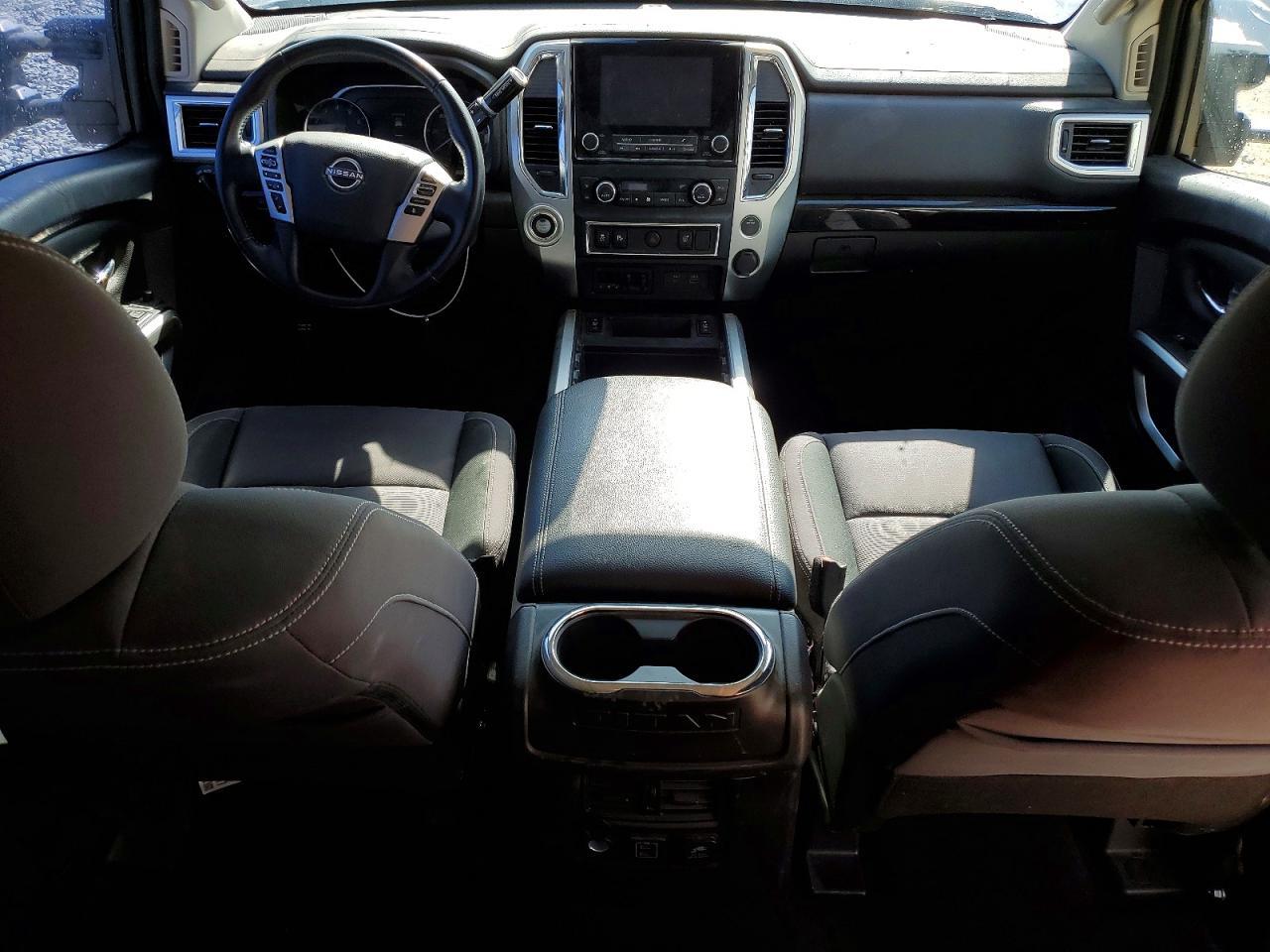 2023 Nissan Titan SV