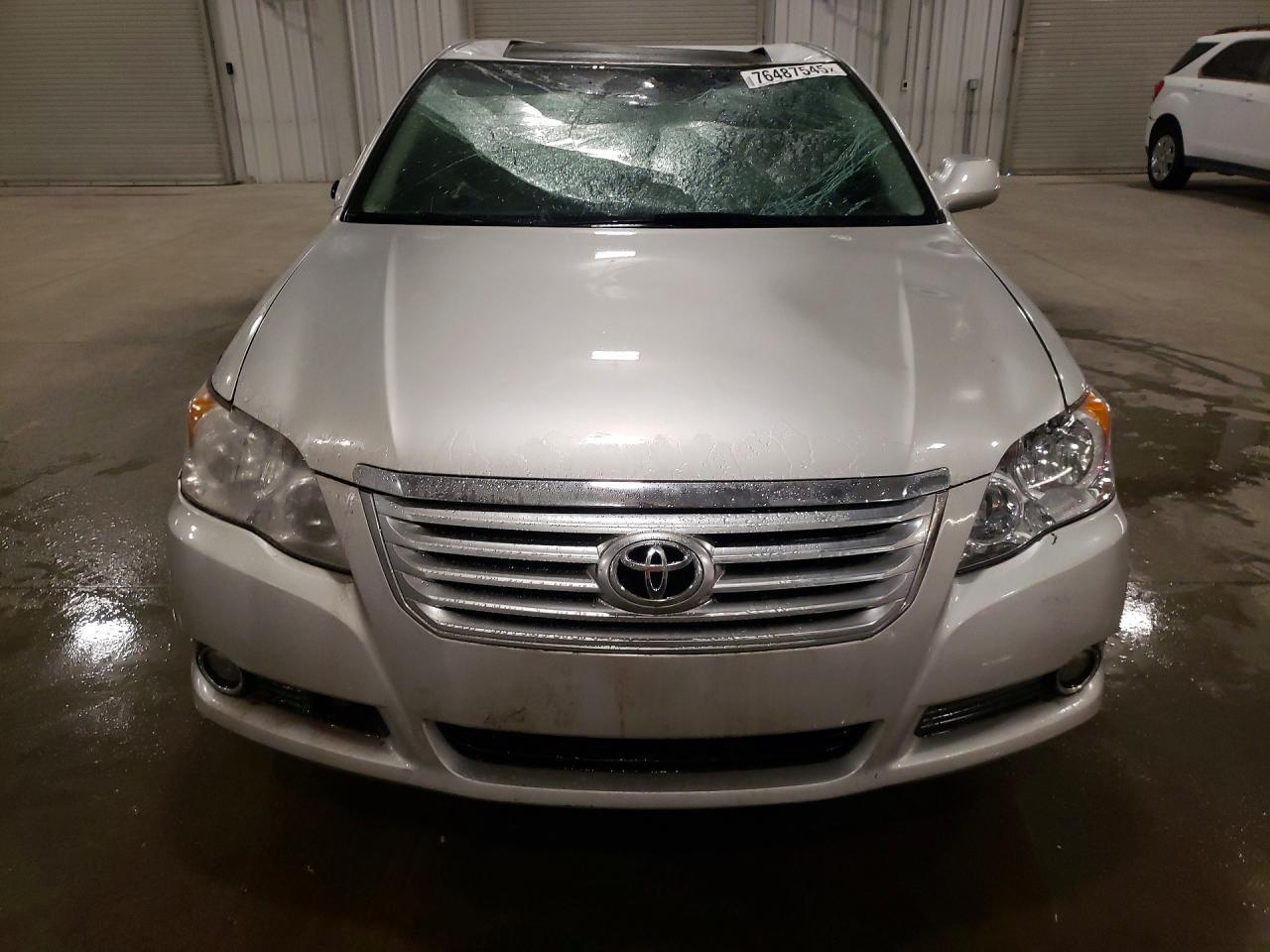 2010 Toyota Avalon xl