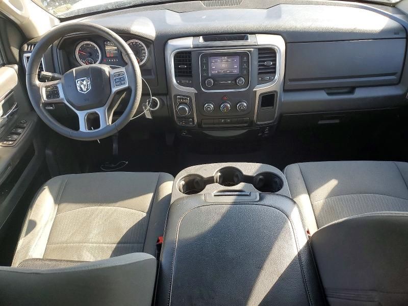 2024 Dodge Ram 1500 Classic slt