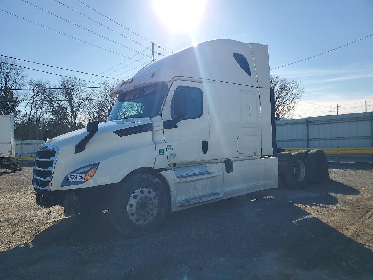 2018 Freightliner Cascadia 126 Semi Truck