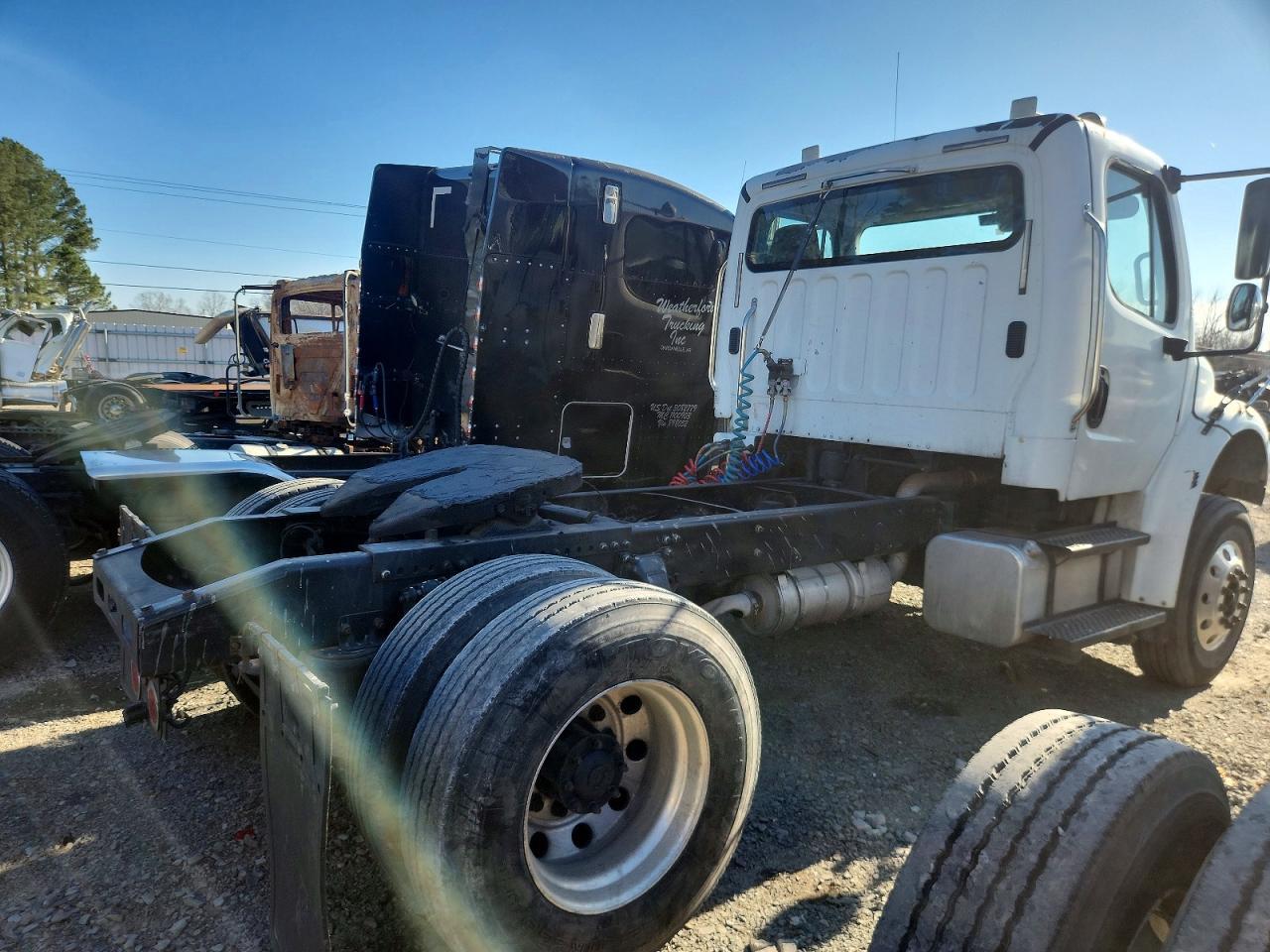 2010 Freigliner 2010 Freightliner Business Class M2 Semi Truck