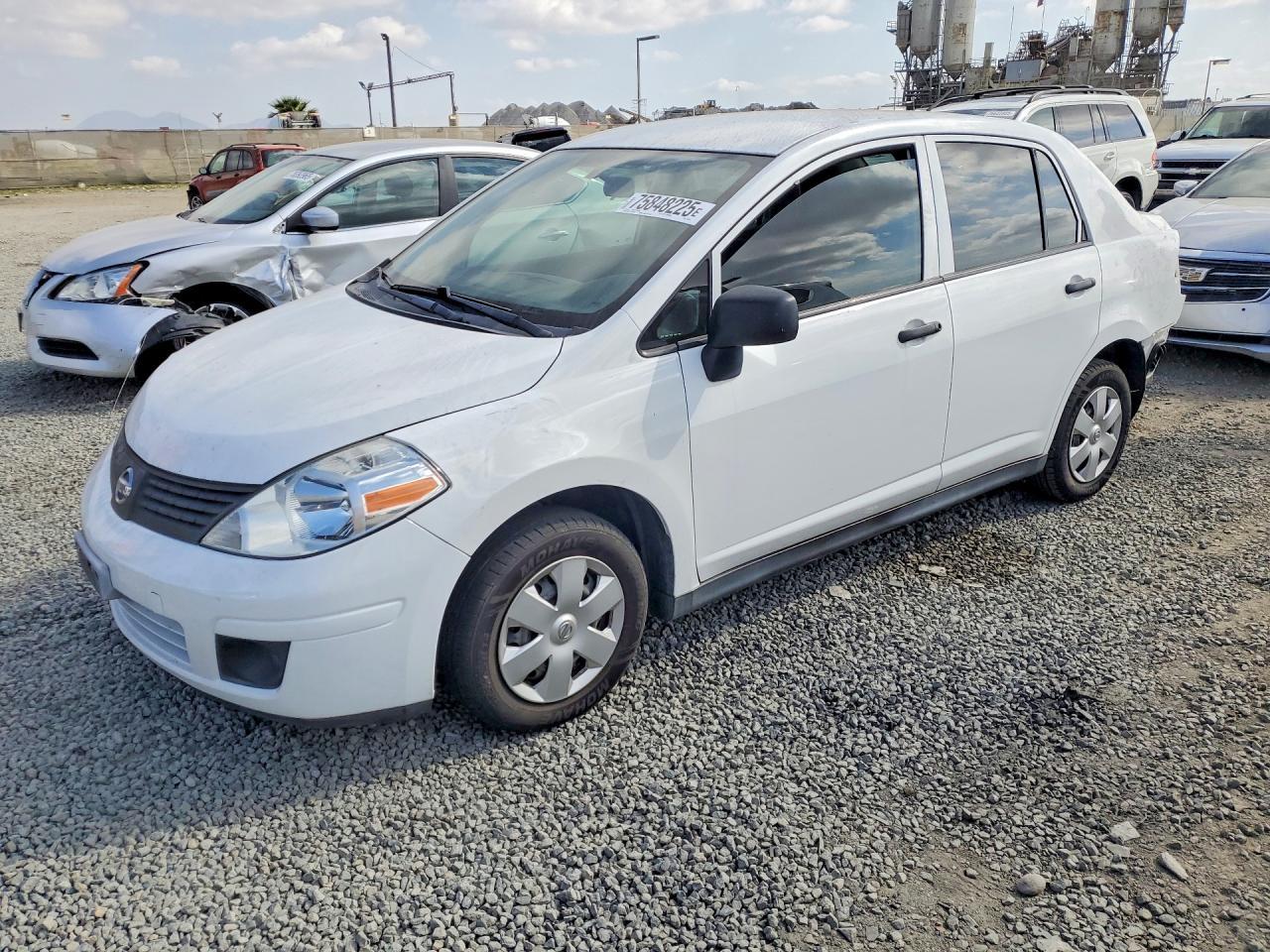 2010 Nissan Versa s