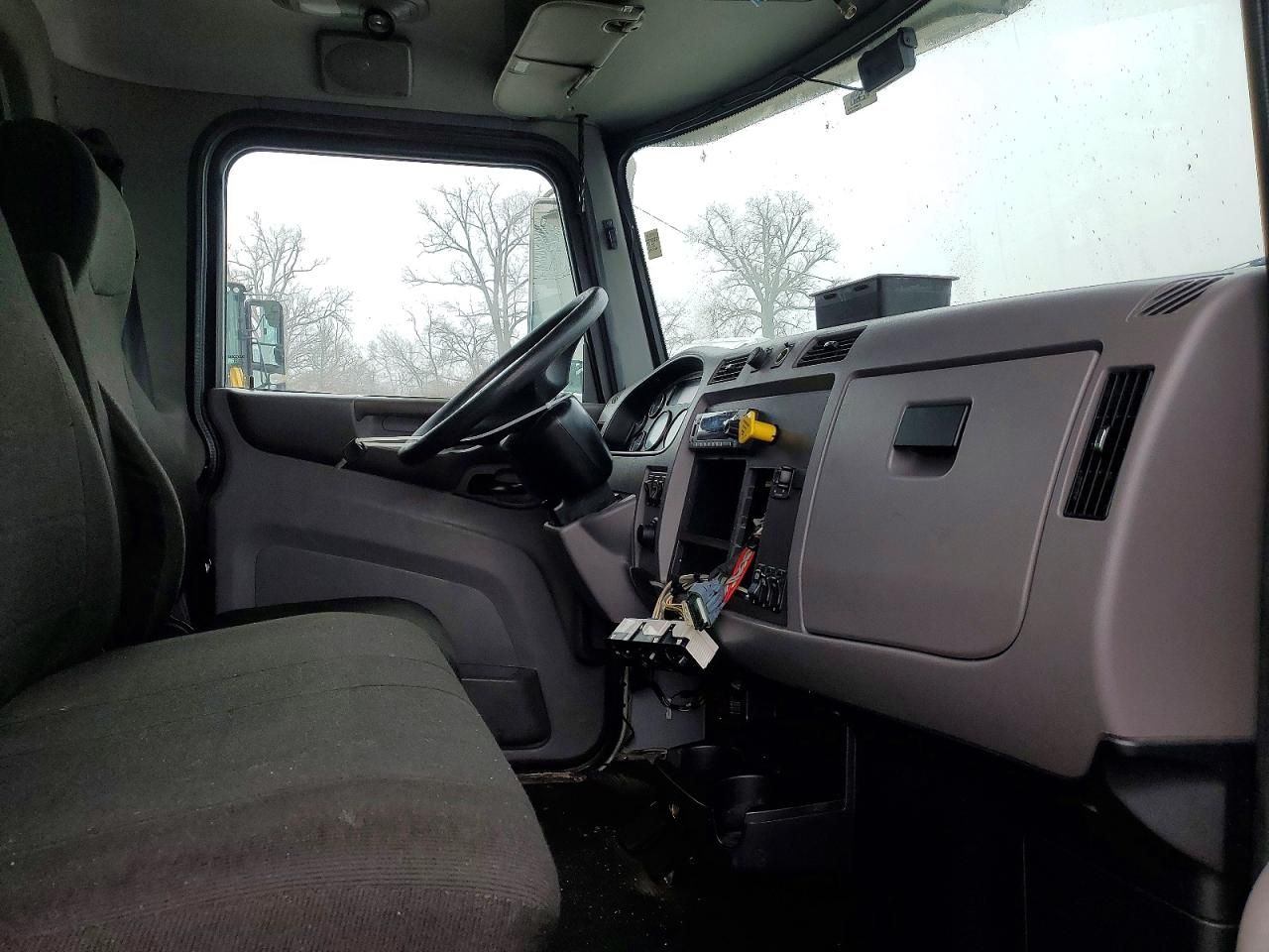 2021 Peterbilt 330 BOX Truck