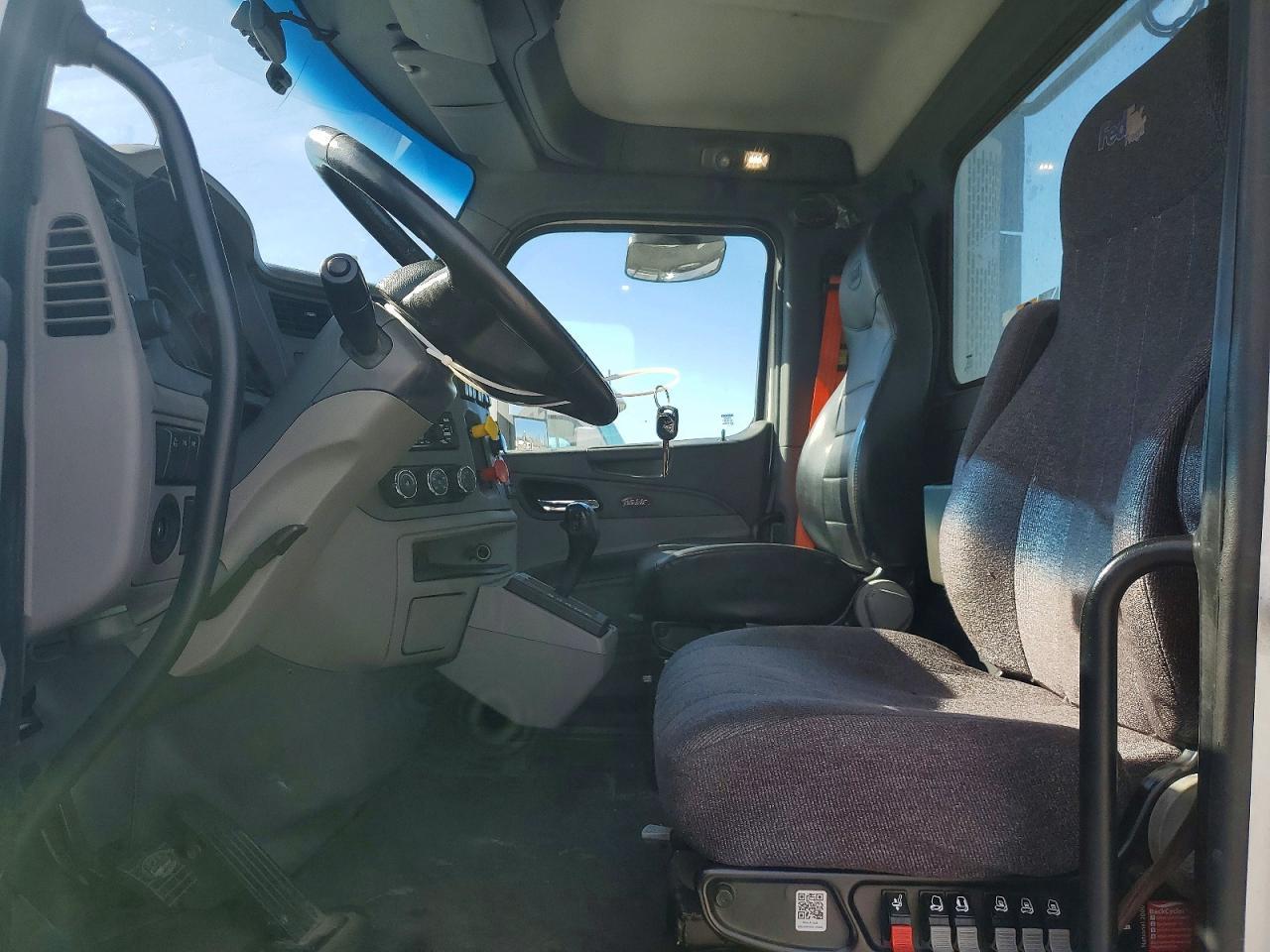 2016 Peterbilt 579 Semi Truck