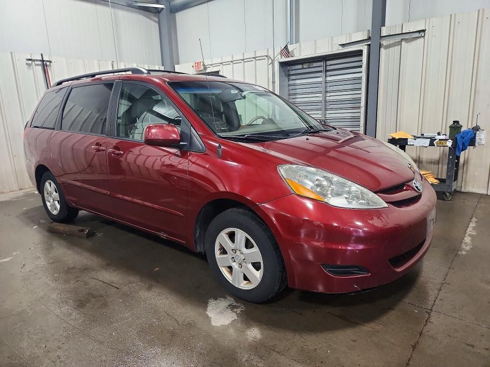 2010 Toyota Sienna xle
