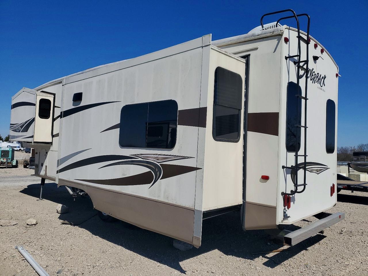 2015 Cedar Creek 2015 Forest River Silverback Camper