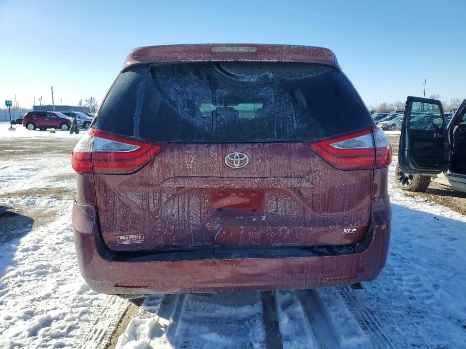 2016 Toyota Sienna xle