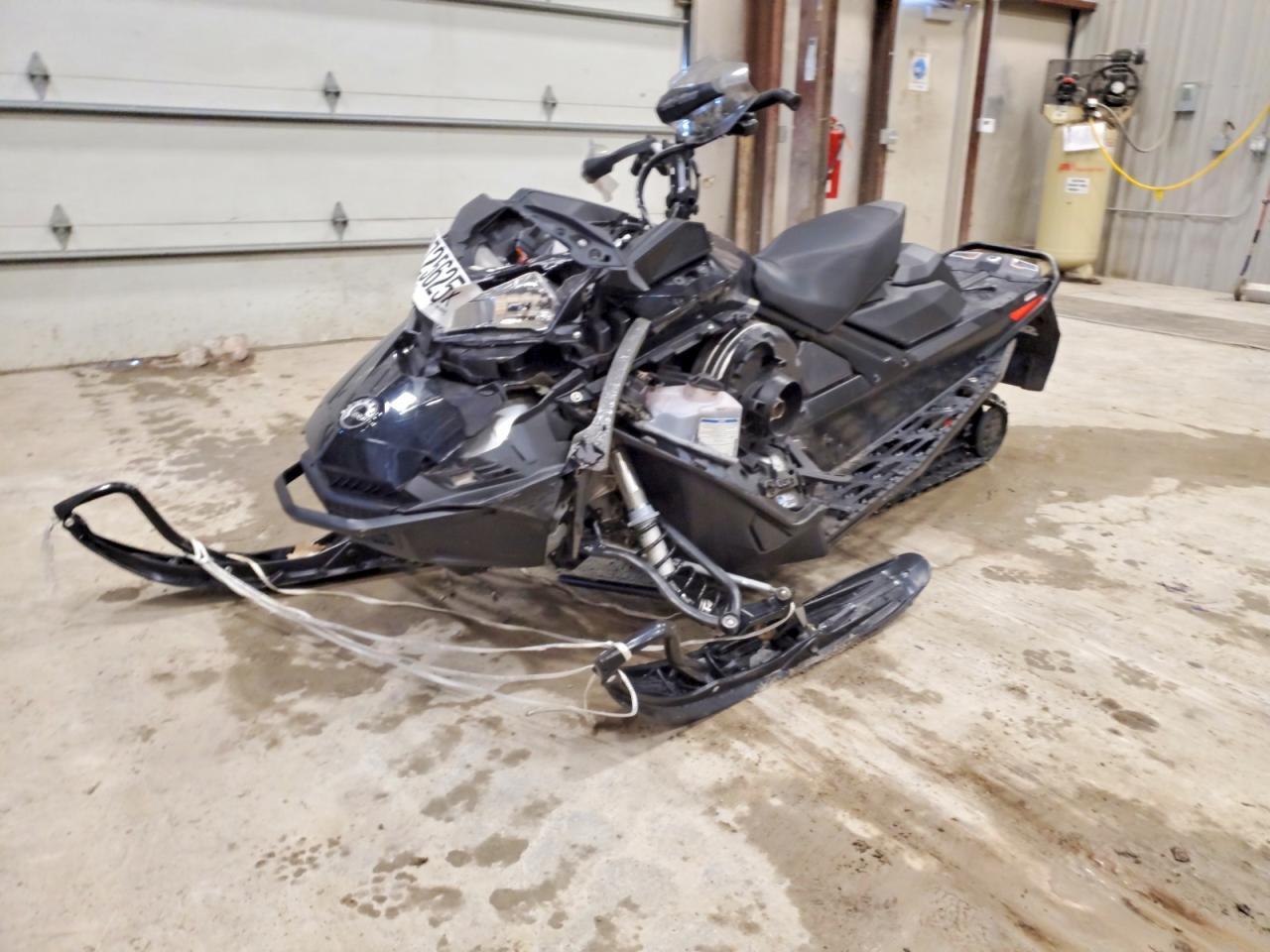 2021 Skidoo Snowmobile